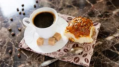 Wann ist der beste Zeitpunkt für Ihren ersten Kaffee, um ein Tief und Nervosität zu vermeiden?